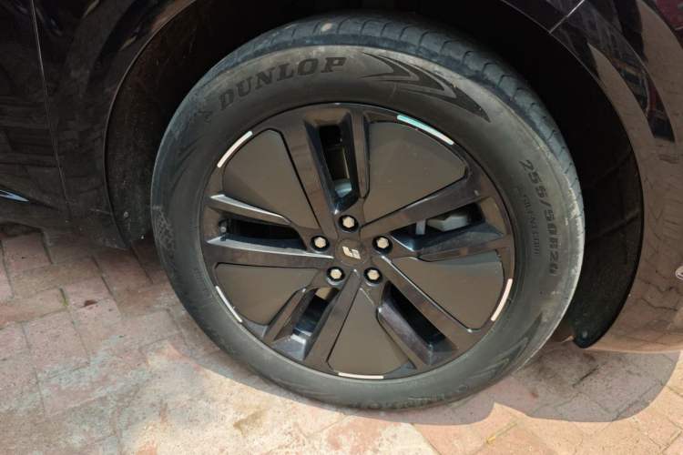 Used Li Auto L6 2024 Pro Model Right Front Wheel Hub