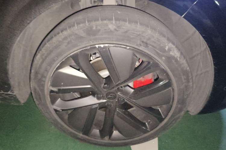 Used Li Auto L6 2024 Pro Model Right Front Wheel Hub