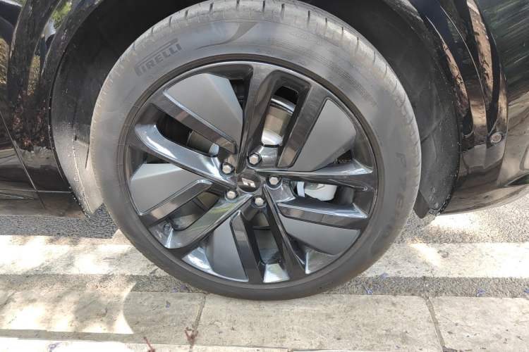 Used Li Auto L6 2024 Pro Model Right Front Wheel Hub