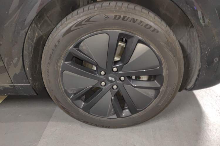 Used Li Auto L6 2024 Pro Model Right Front Wheel Hub