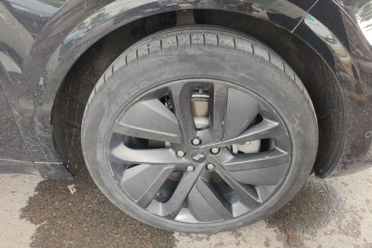 Used Li Auto L6 2024 Pro Model Right Front Wheel Hub