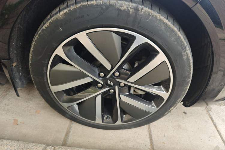 Used Li Auto L6 2024 Max Right Front Wheel Hub