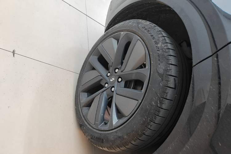 Used Li Auto L6 2024 Pro Model Right Rear Wheel Hub