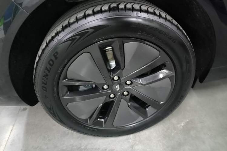 Used Li Auto L6 2024 Pro Model Right Rear Wheel Hub
