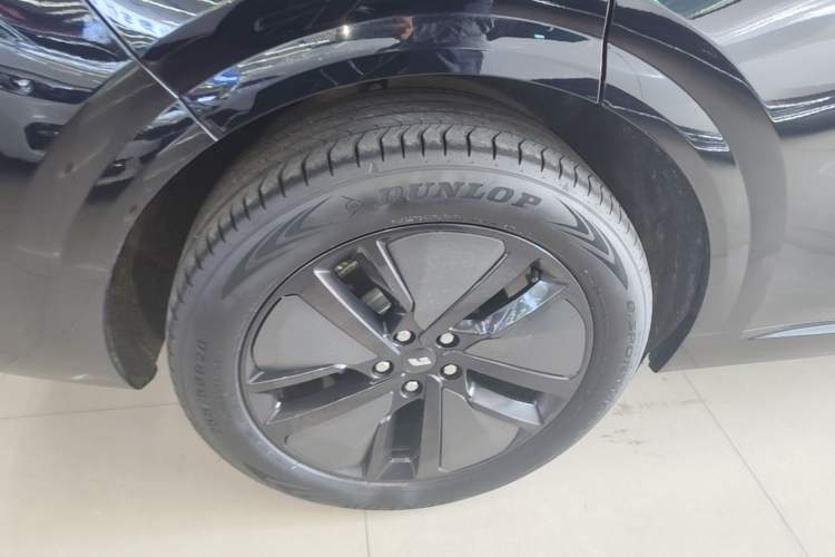 Used Li Auto L6 2024 Pro Model Right Rear Wheel Hub