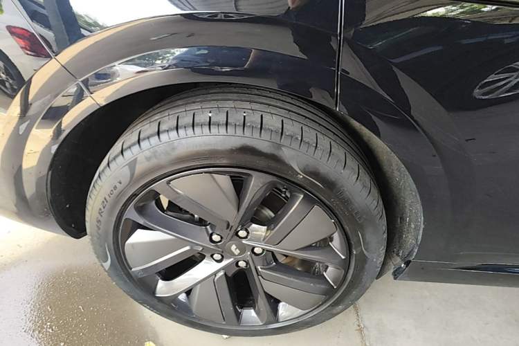 Used Li Auto L6 2024 Pro Model Right Rear Wheel Hub