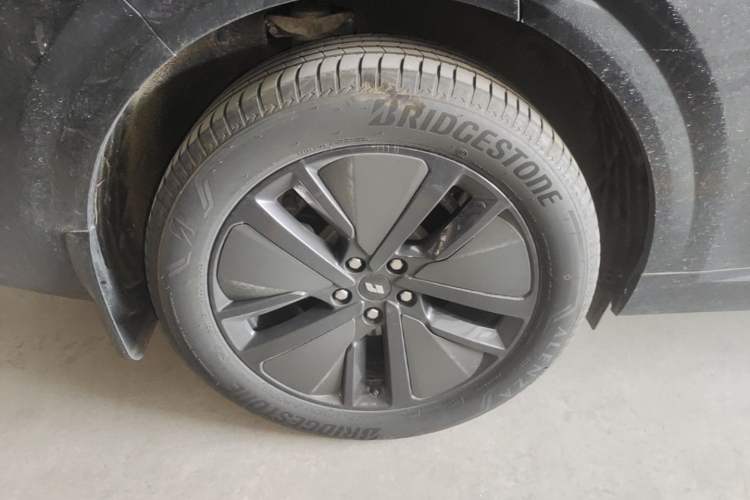 Used Li Auto L6 2024 Pro Model Right Rear Wheel Hub