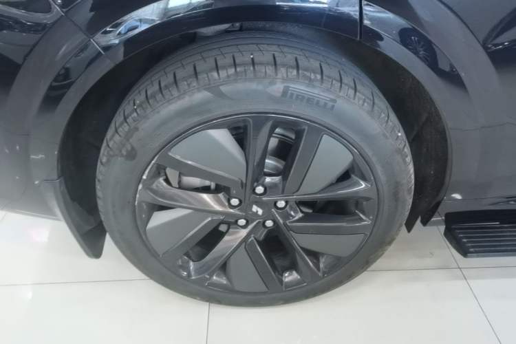 Used Li Auto L6 2024 Pro Model Right Rear Wheel Hub