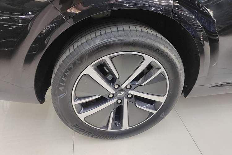 Used Li Auto L6 2024 Pro Model Right Rear Wheel Hub
