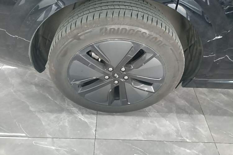 Used Li Auto L6 2024 Pro Model Right Rear Wheel Hub