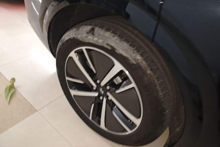 Used Li Auto L6 2024 Pro Model Right Rear Wheel Hub
