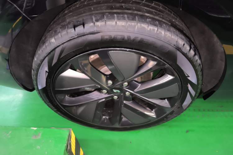 Used Li Auto L6 2024 Pro Model Right Rear Wheel Hub
