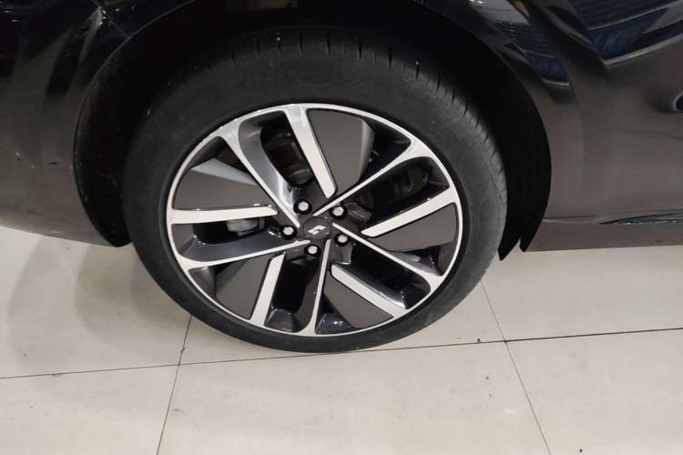 Used Li Auto L6 2024 Pro Model Right Rear Wheel Hub