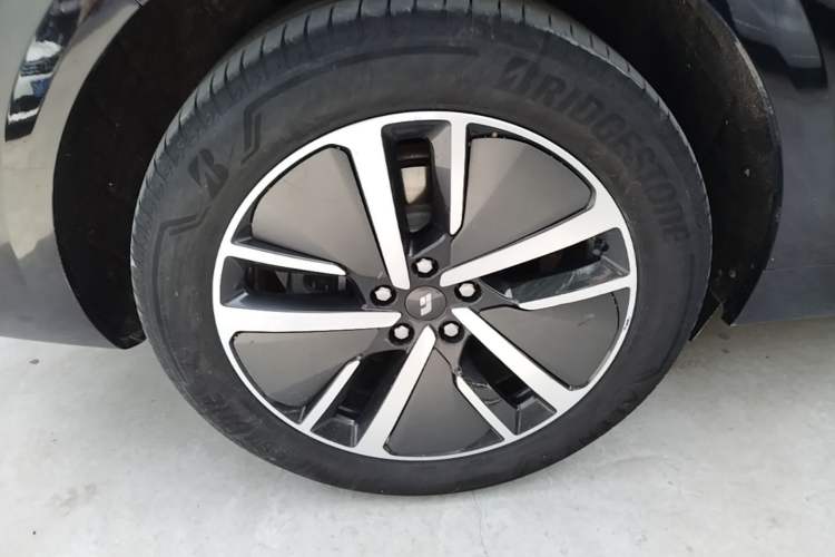 Used Li Auto L6 2024 Pro Model Right Rear Wheel Hub