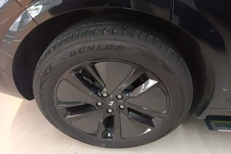 Used Li Auto L6 2024 Pro Model Right Rear Wheel Hub