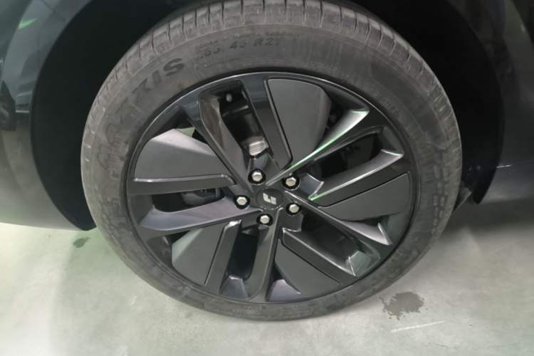 Used Li Auto L6 2024 Pro Model Right Rear Wheel Hub