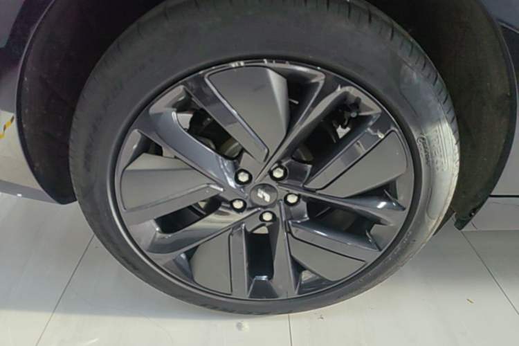 Used Li Auto L6 2024 Pro Model Right Rear Wheel Hub