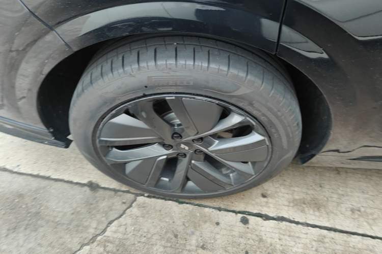 Used Li Auto L6 2024 Max Right Rear Wheel Hub
