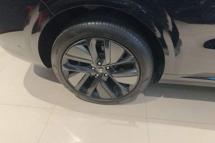 Used Li Auto L6 2024 Pro Model Right Rear Wheel Hub