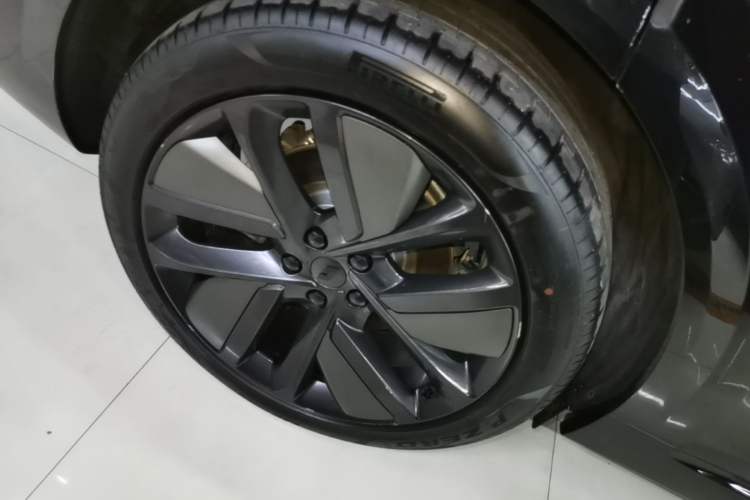 Used Li Auto L6 2024 Max Right Rear Wheel Hub