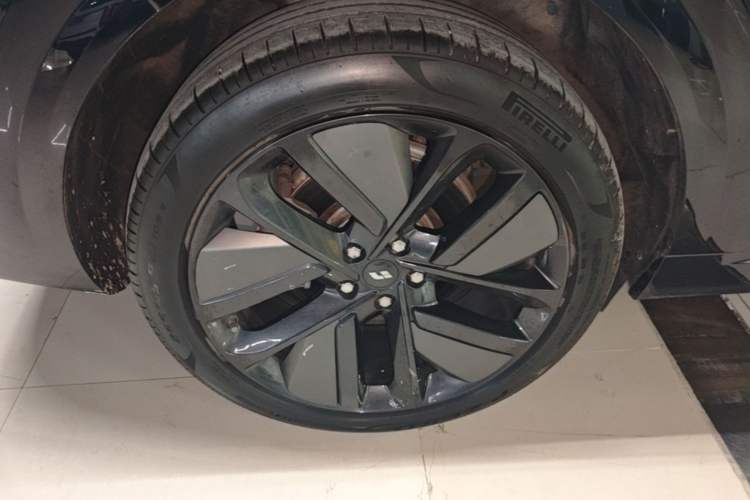 Used Li Auto L6 2024 Pro Model Right Rear Wheel Hub