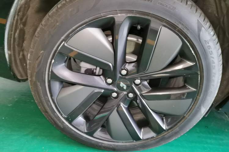 Used Li Auto L6 2024 Pro Model Right Rear Wheel Hub