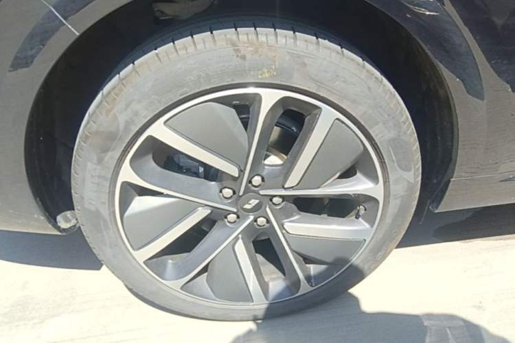Used Li Auto L6 2024 Pro Model Right Rear Wheel Hub