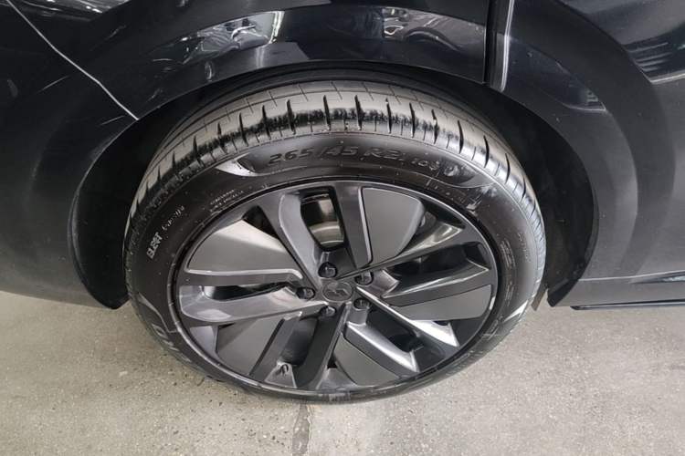 Used Li Auto L6 2024 Pro Model Right Rear Wheel Hub