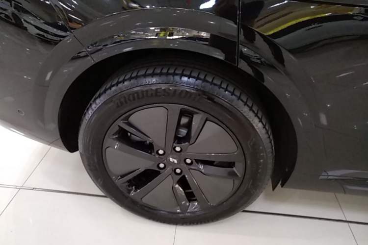 Used Li Auto L6 2024 Pro Model Right Rear Wheel Hub