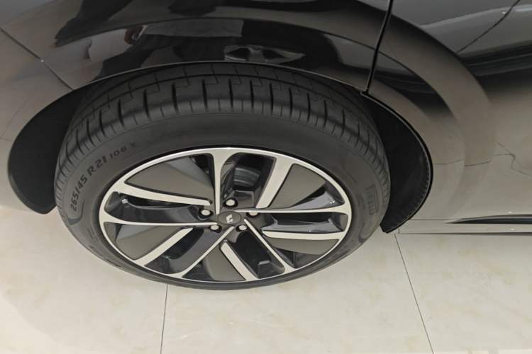 Used Li Auto L6 2024 Pro Model Right Rear Wheel Hub