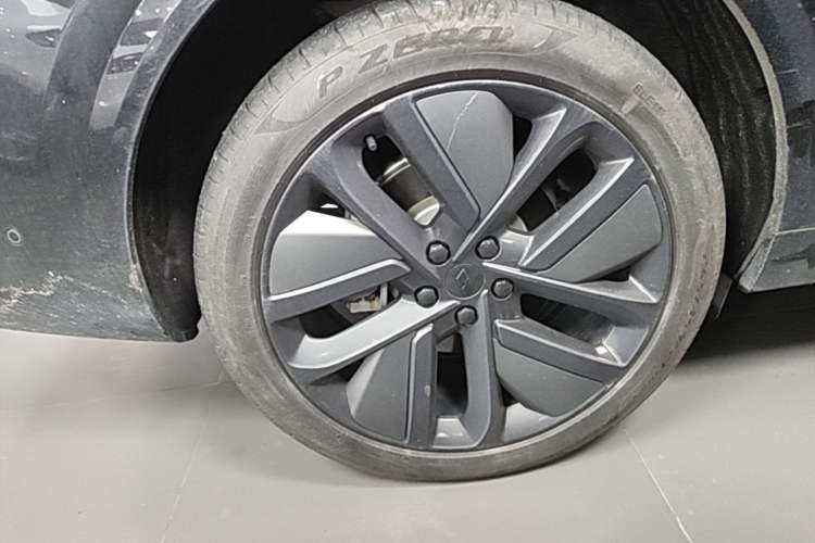 Used Li Auto L6 2024 Pro Model Right Rear Wheel Hub