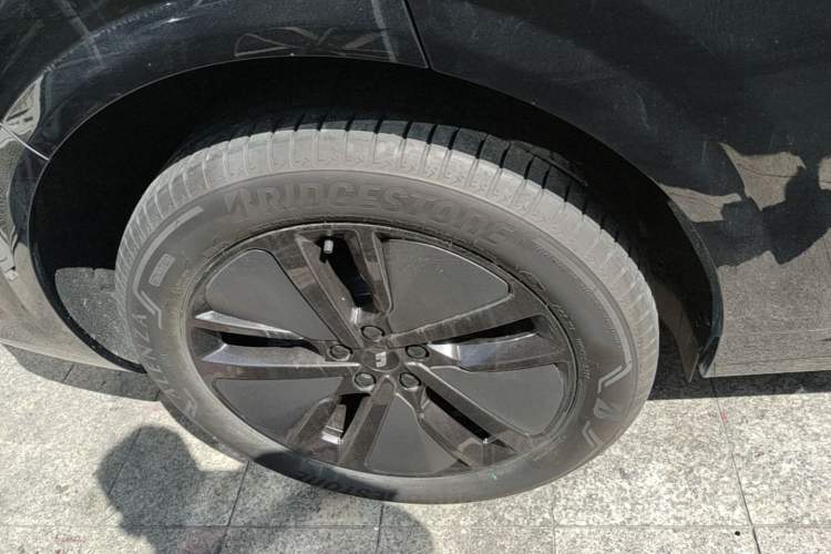 Used Li Auto L6 2024 Pro Model Right Rear Wheel Hub