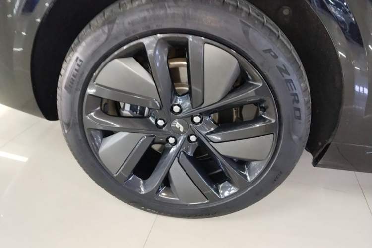 Used Li Auto L6 2024 Max Right Rear Wheel Hub