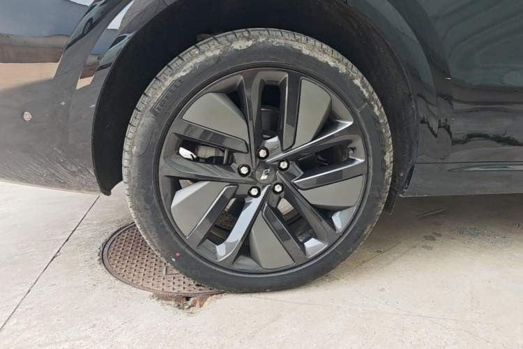 Used Li Auto L6 2024 Pro Model Right Rear Wheel Hub