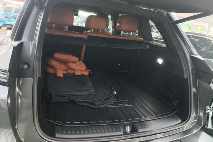 Used Li Auto L6 2024 Pro Model Trunk