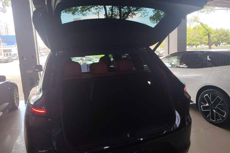 Used Li Auto L6 2024 Pro Model Trunk