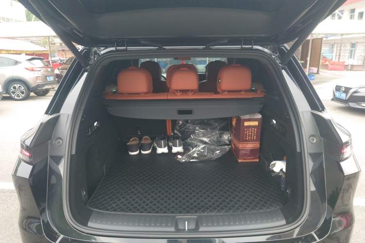 Used Li Auto L6 2024 Pro Model Trunk