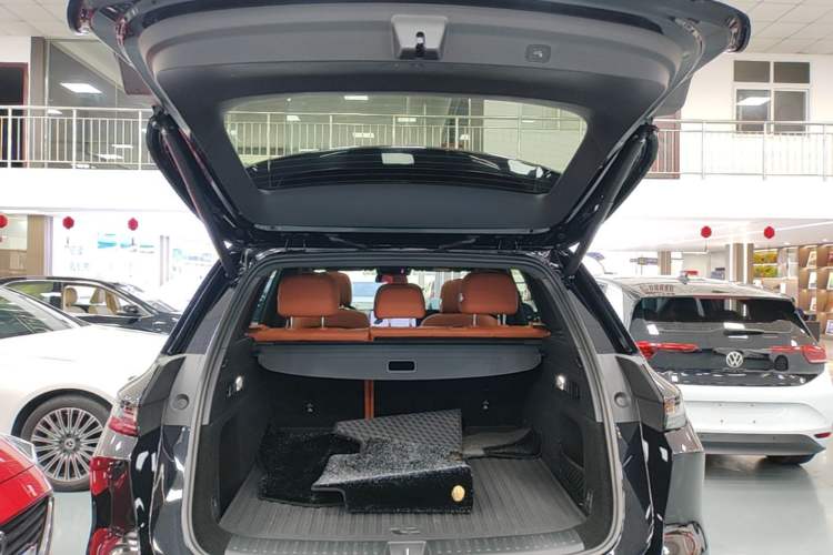 Used Li Auto L6 2024 Pro Model Trunk