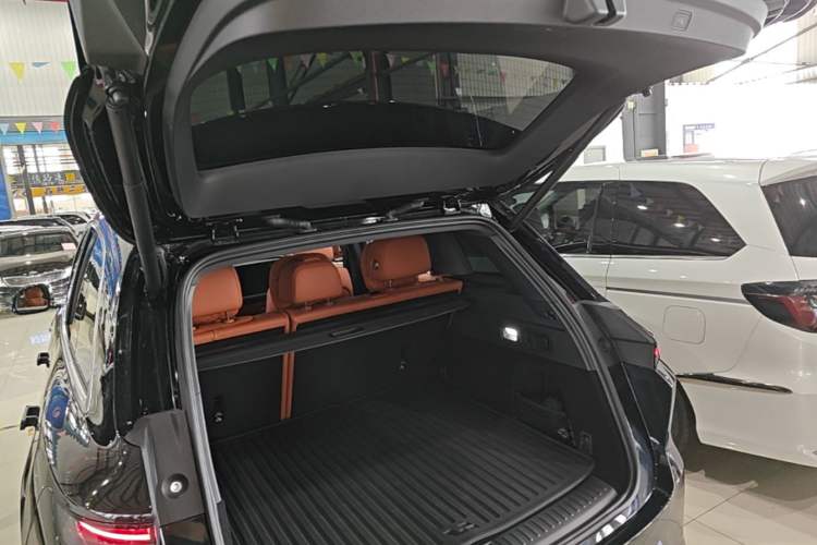 Used Li Auto L6 2024 Pro Model Trunk