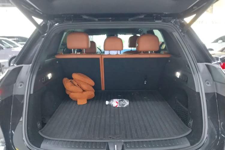Used Li Auto L6 2024 Pro Model Trunk