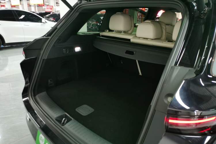 Used Li Auto L6 2024 Pro Model Trunk