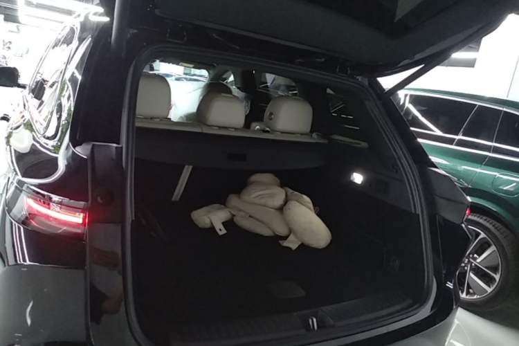 Used Li Auto L6 2024 Pro Model Trunk