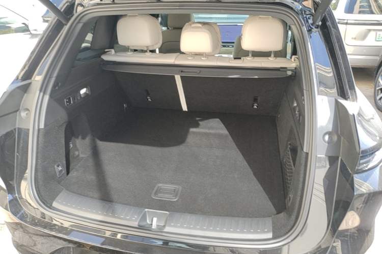 Used Li Auto L6 2024 Pro Model Trunk