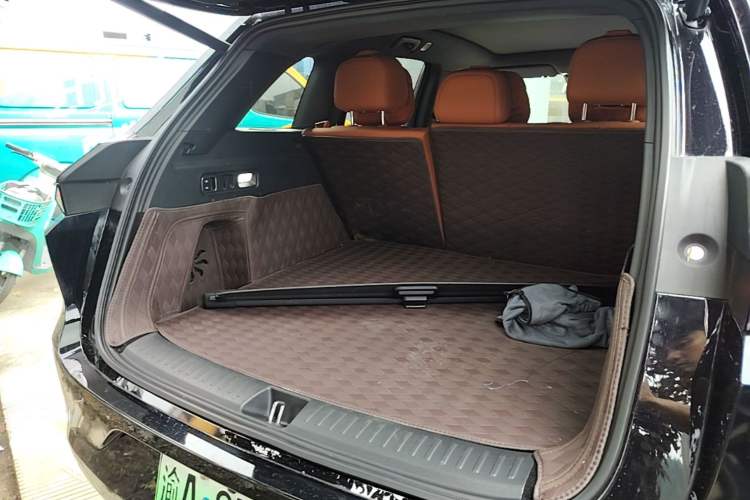 Used Li Auto L6 2024 Pro Model Trunk