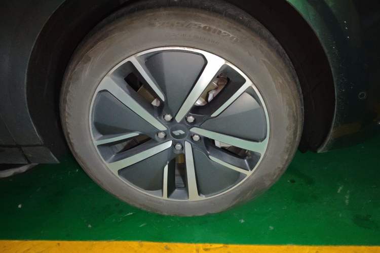 Used Li Auto L6 2024 Pro Model Right Front Wheel Hub