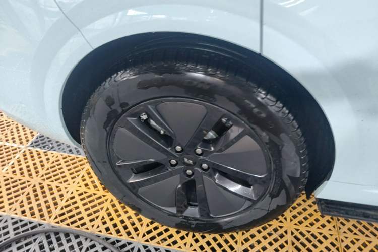Used Li Auto L6 2024 Pro Model Right Rear Wheel Hub