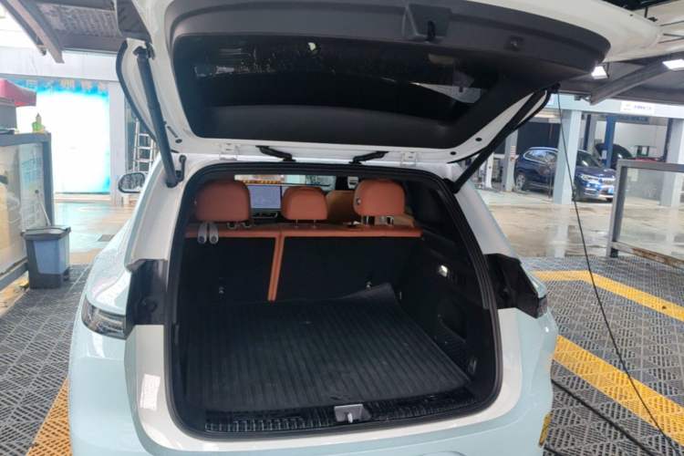 Used Li Auto L6 2024 Pro Model Trunk
