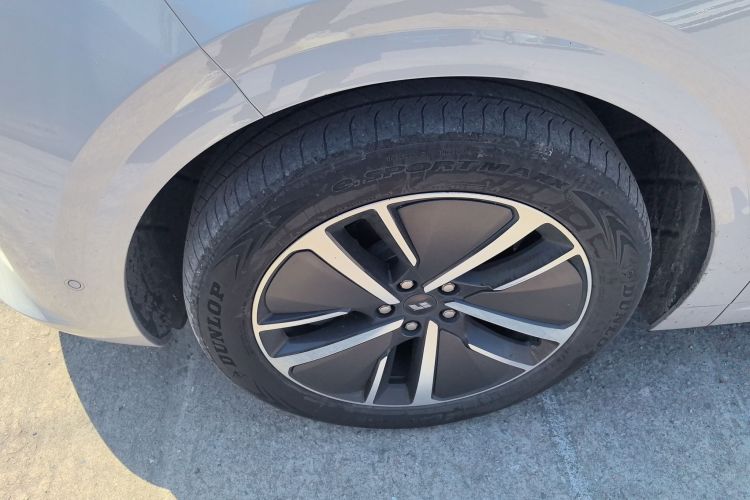 Used Li Auto L6 2024 Pro Model Exterior 4