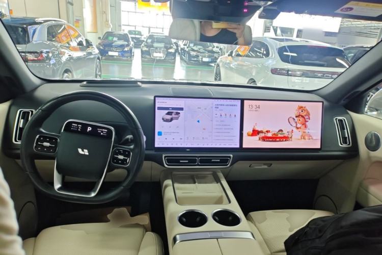 Used Li Auto L6 2024 Max Center Console