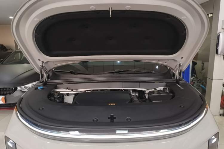 Used Li Auto L6 2024 Pro Model Engine Bay